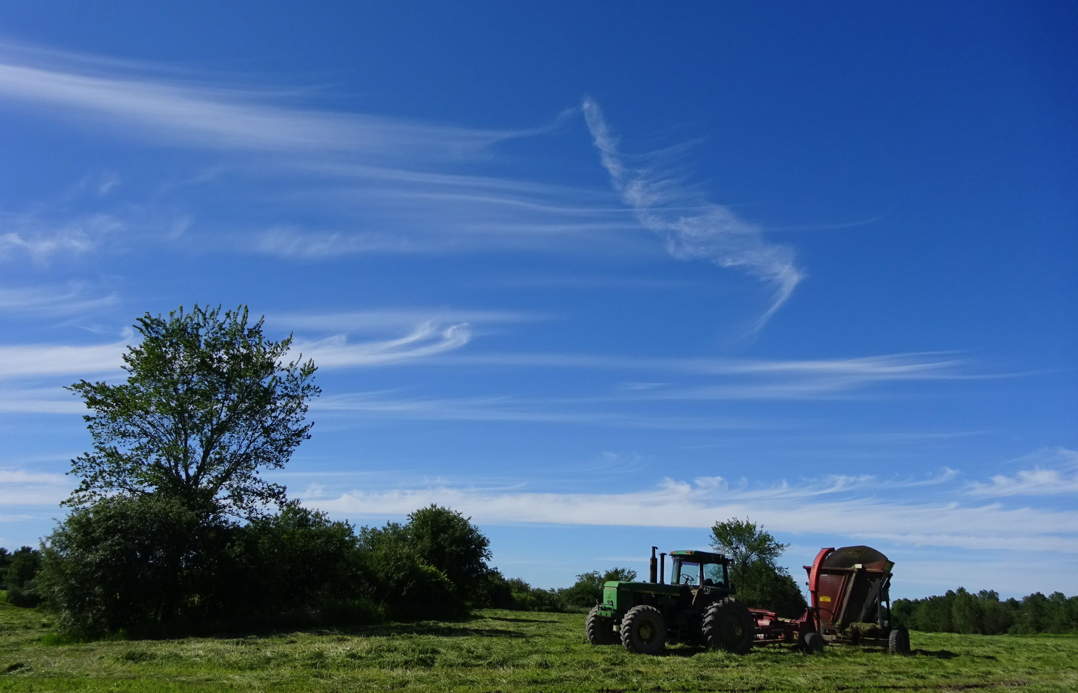 SHELBURNE TRACTOR SKY